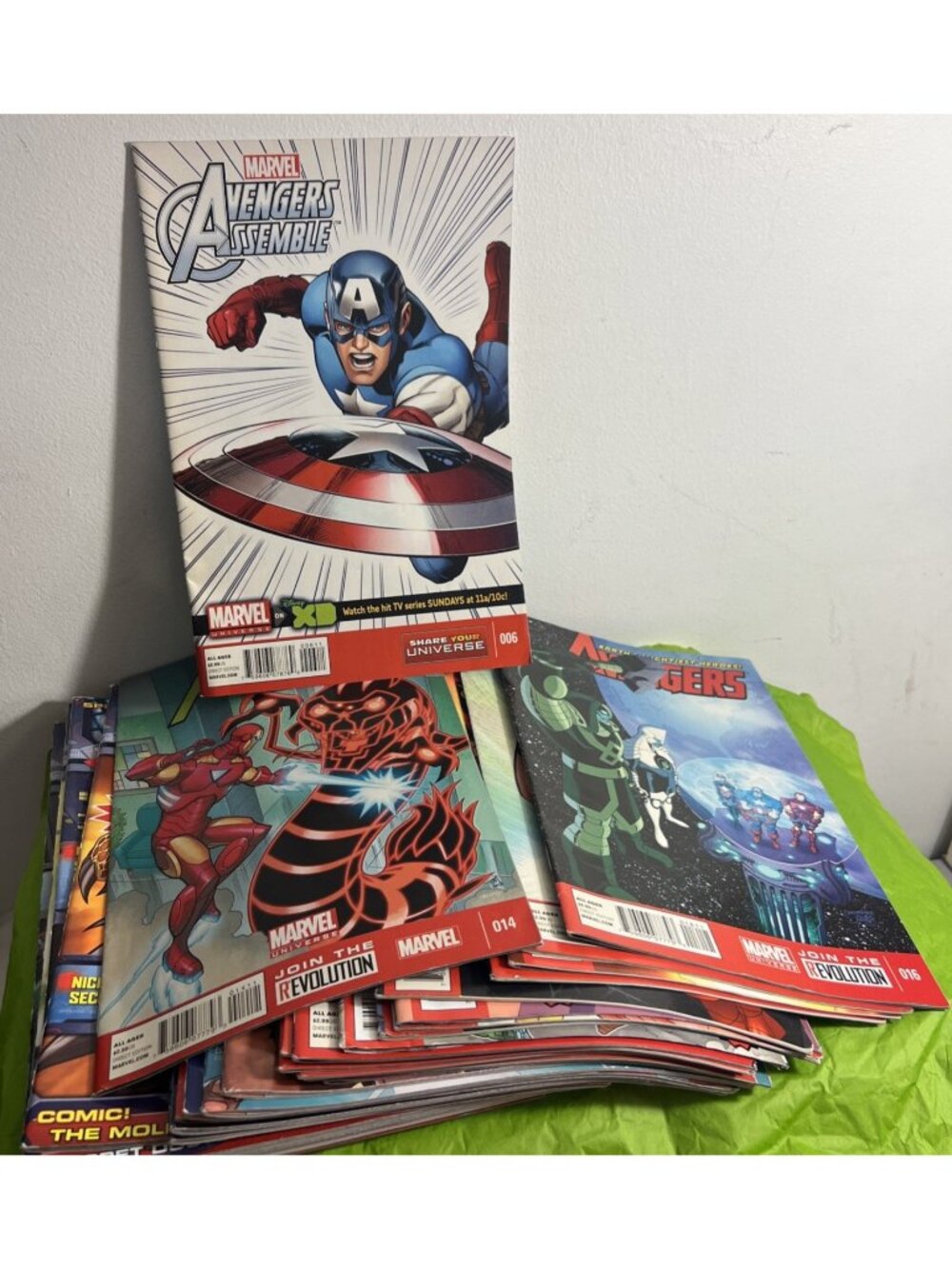 Marvel Avengers Assembly Mighty Avengers Spider Man Comic Book Lot Of 33